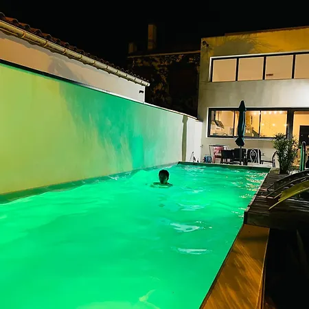 Dom wakacyjny Maison Piscine Centre