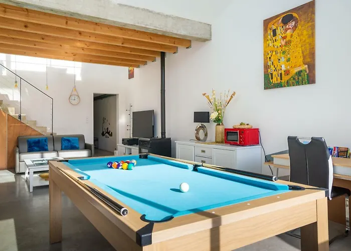 Dom wakacyjny Maison Piscine Centre *